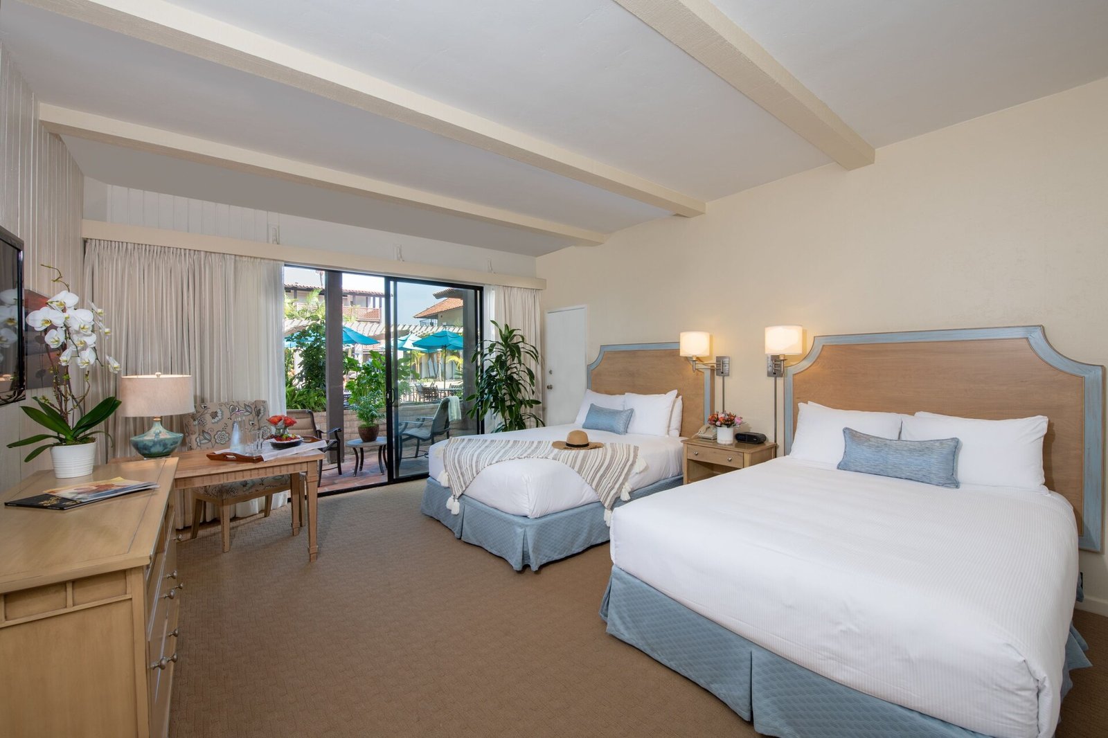 La Jolla Shores Hotel — rooms