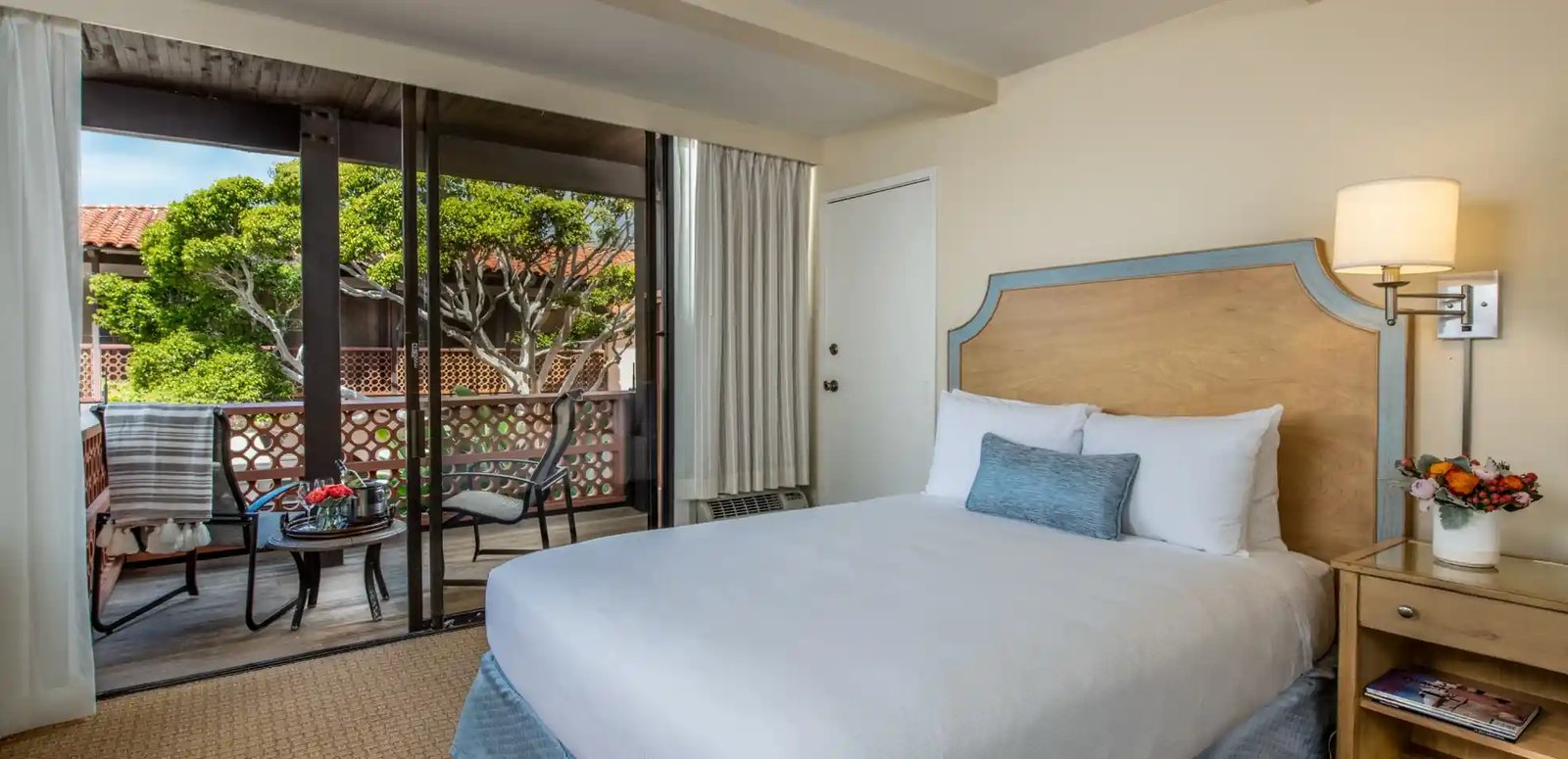 La Jolla Shores Hotel — rooms