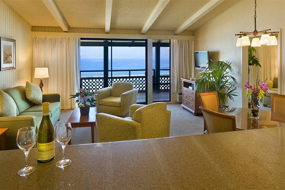 La Jolla Shores Hotel — rooms