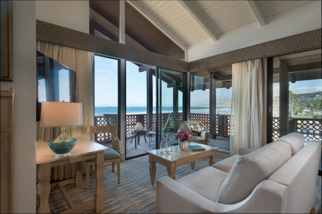 La Jolla Shores Hotel — rooms