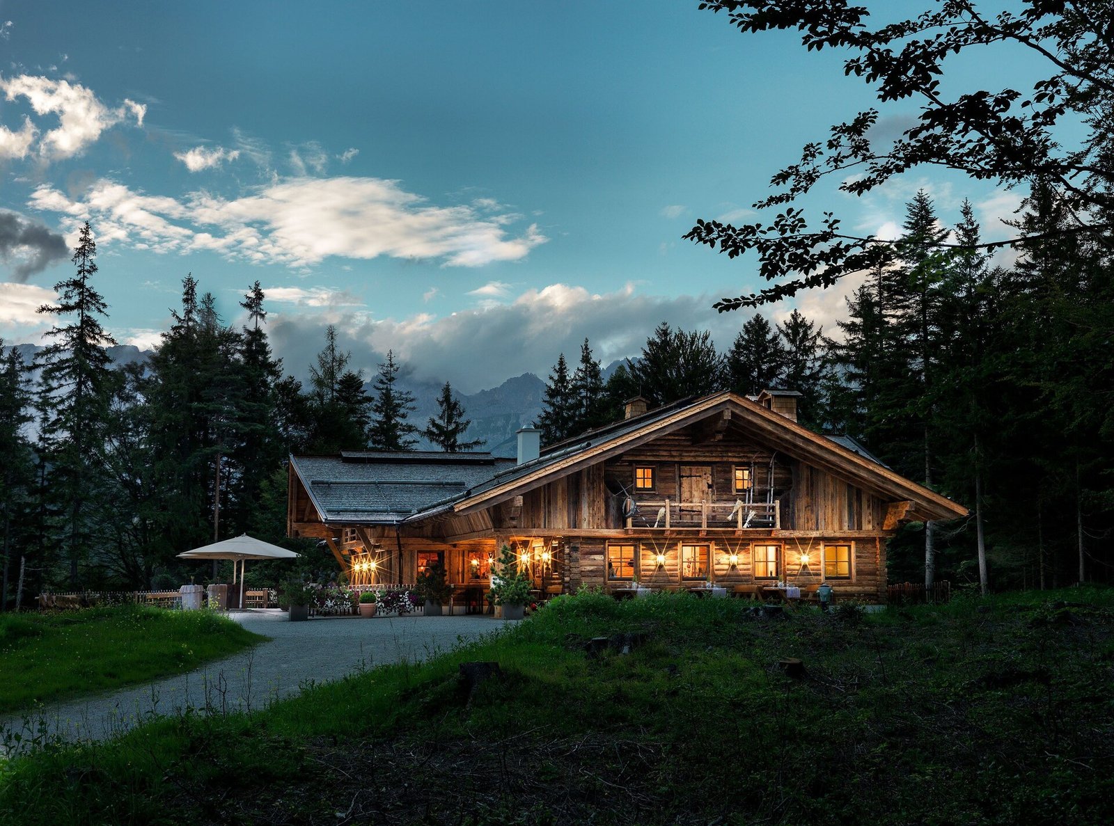 Interalpen-Hotel Tyrol, at the table