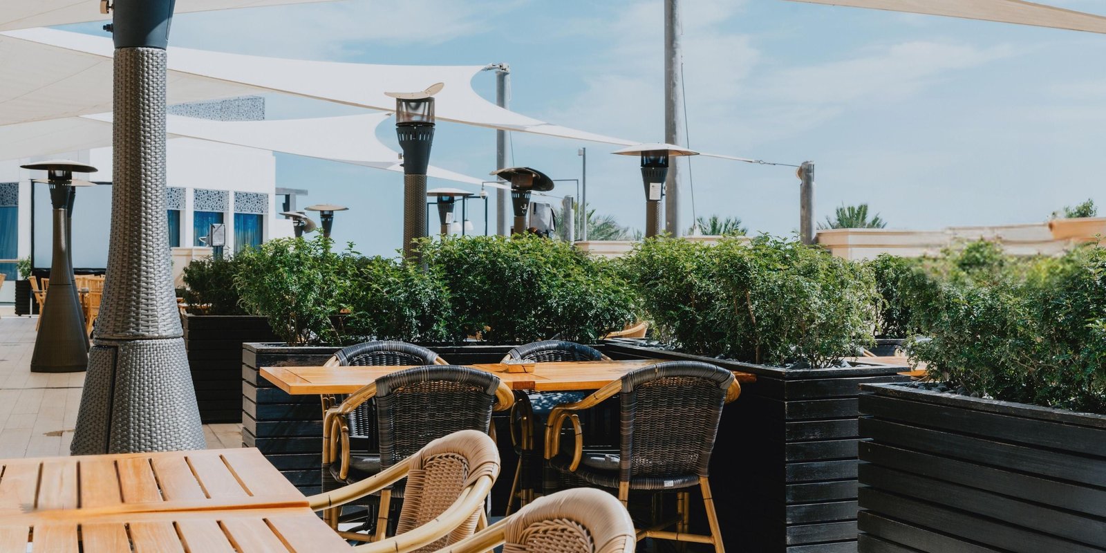 InterContinental Doha Beach & Spa by IHG, eat & drink