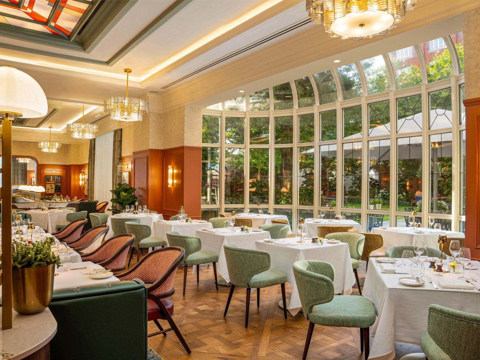 InterContinental Dublin by IHG, at the table