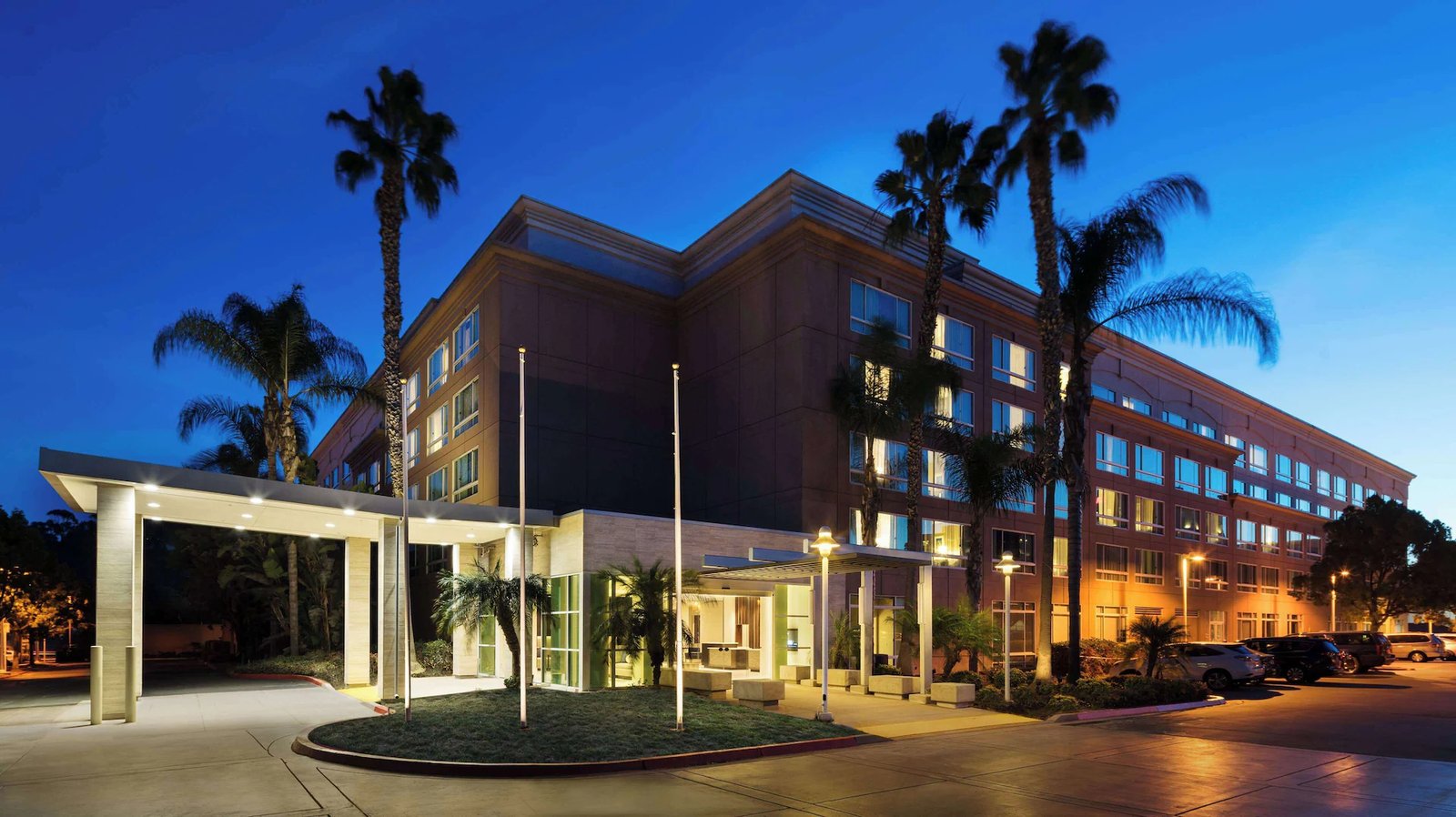 DoubleTree by Hilton Hotel San Diego - Del Mar — vibe