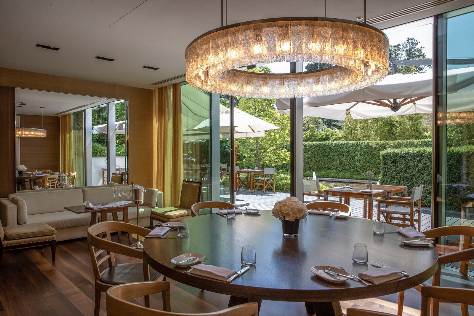 InterContinental Geneve by IHG, woods