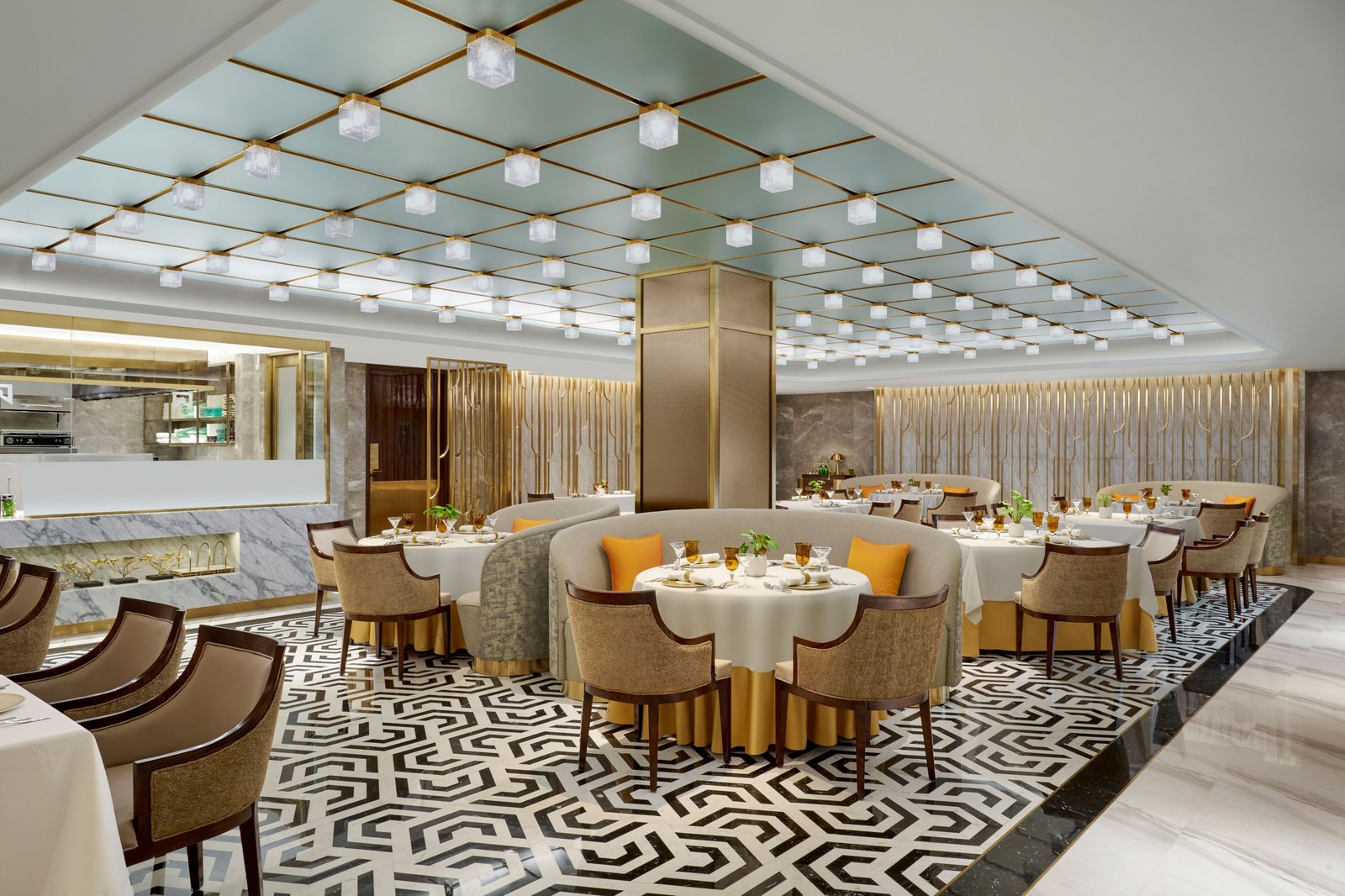 ITC Maratha, a Luxury Collection Hotel, Mumbai, eat & drink