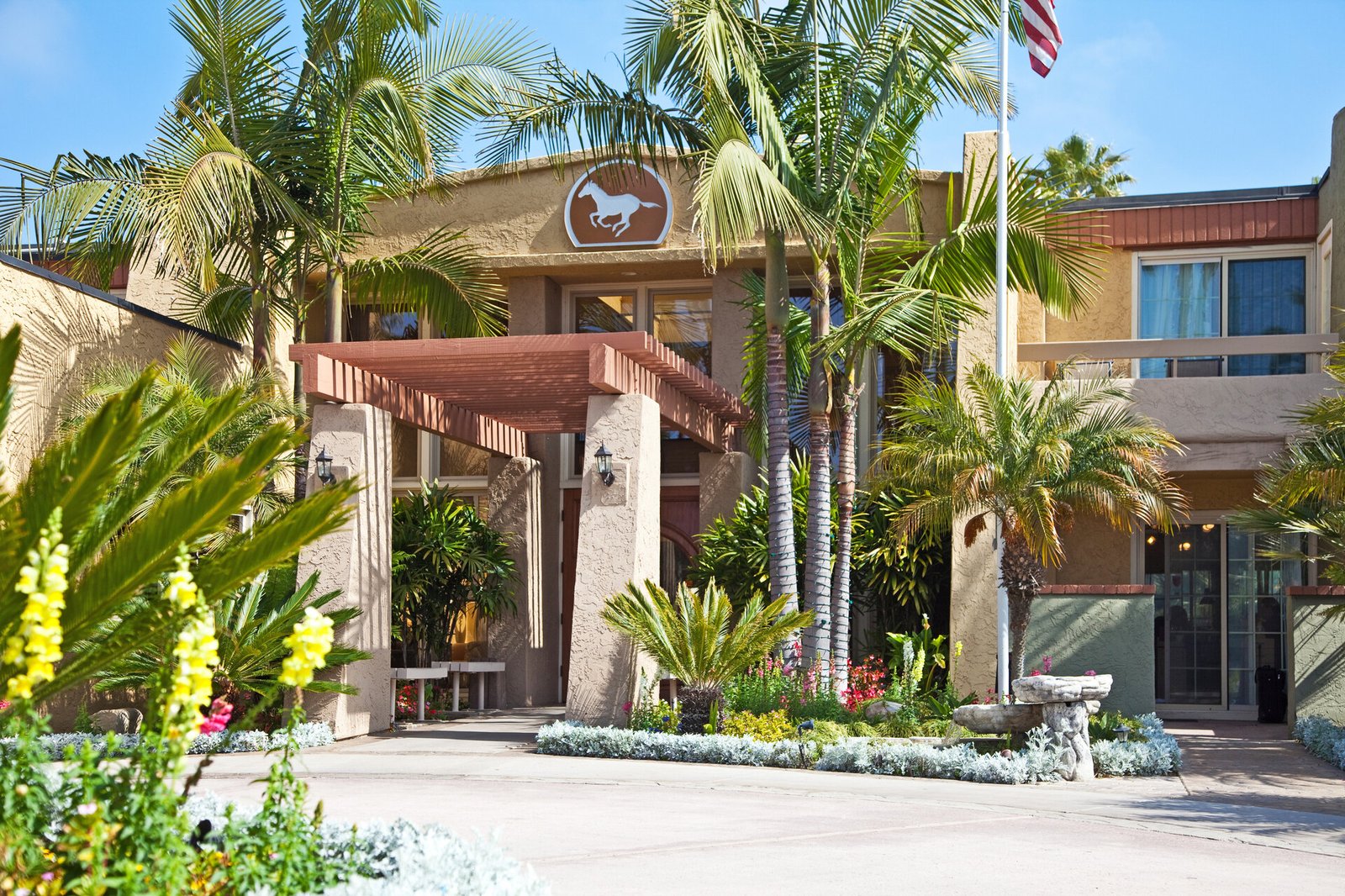Winners Circle Resort — vibe