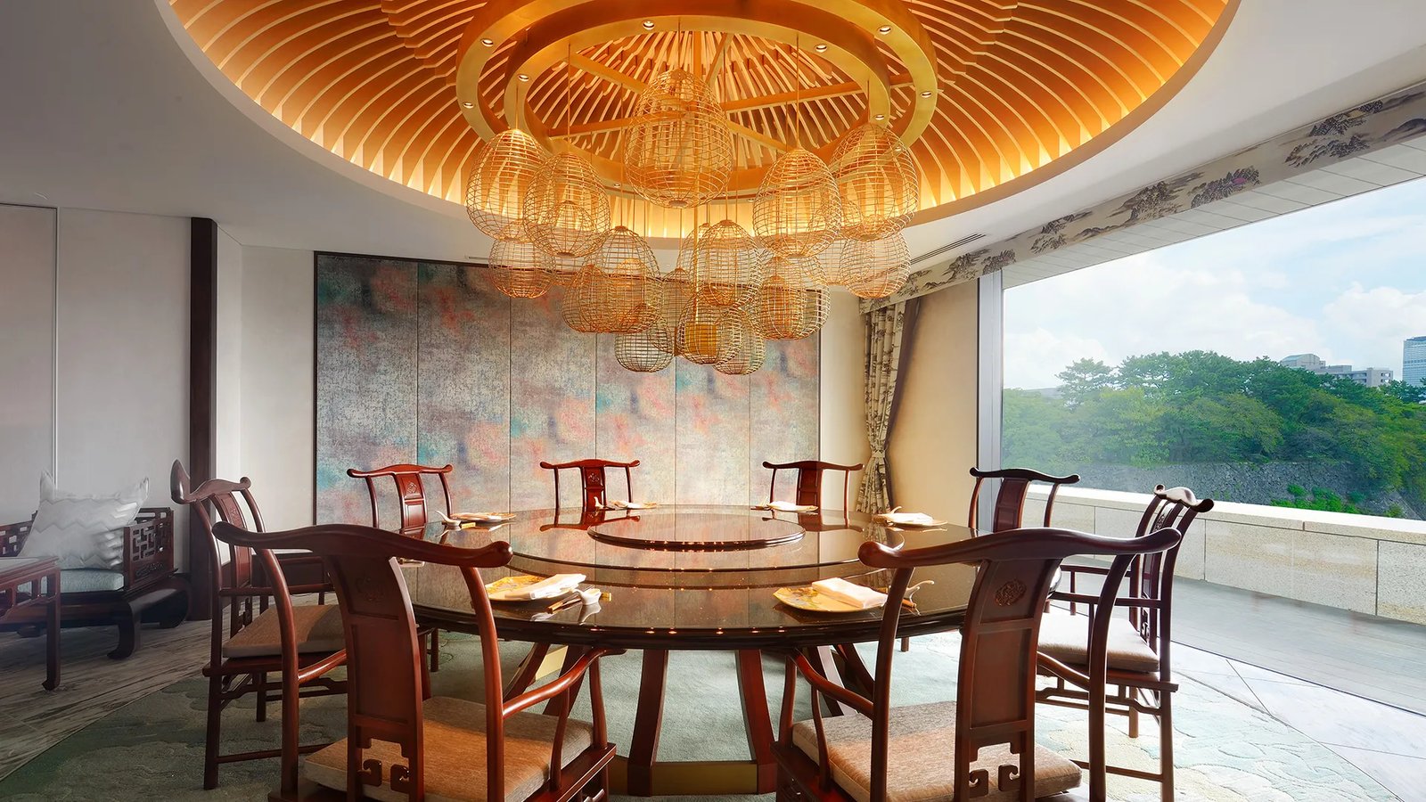 ESPACIO Nagoya Castle, at the table