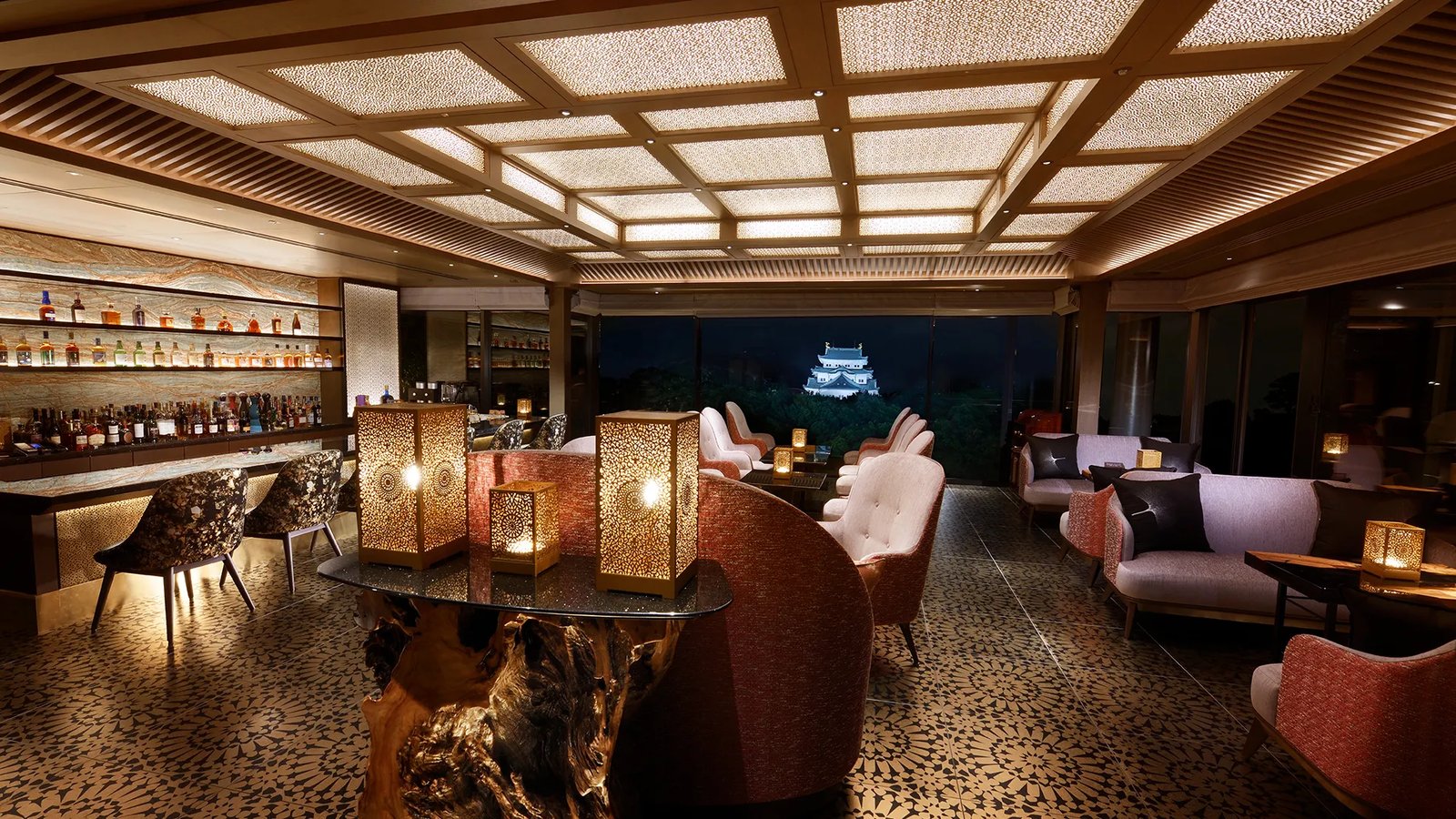 ESPACIO Nagoya Castle, at the table
