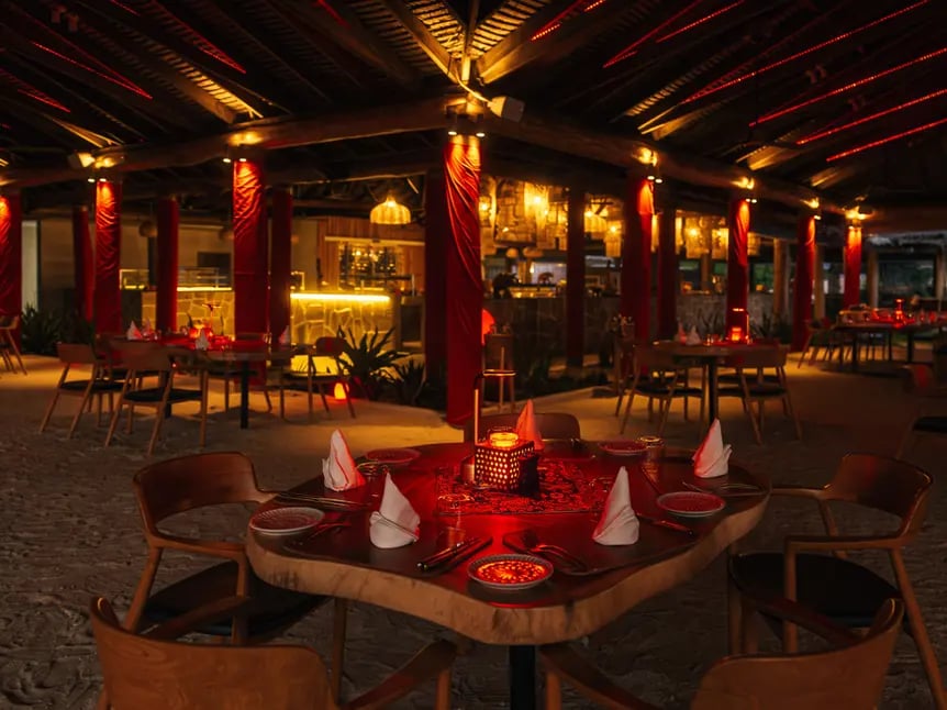 Bawe Island Resort, eat & drink