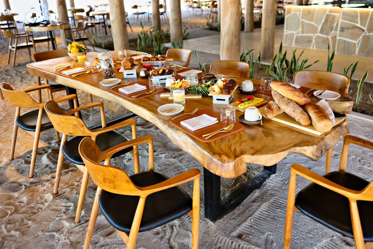 Bawe Island Resort, eat & drink