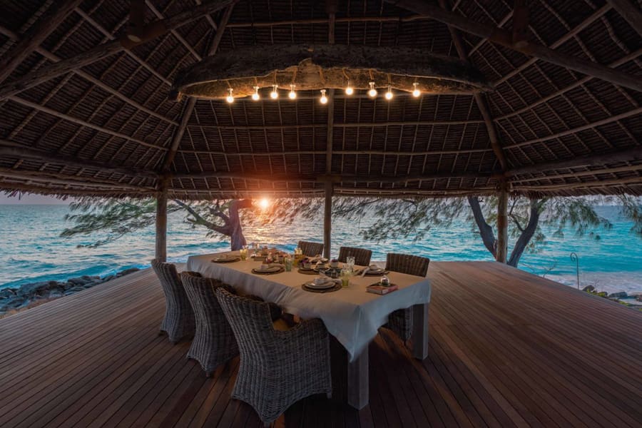 Thanda Island, eat & drink