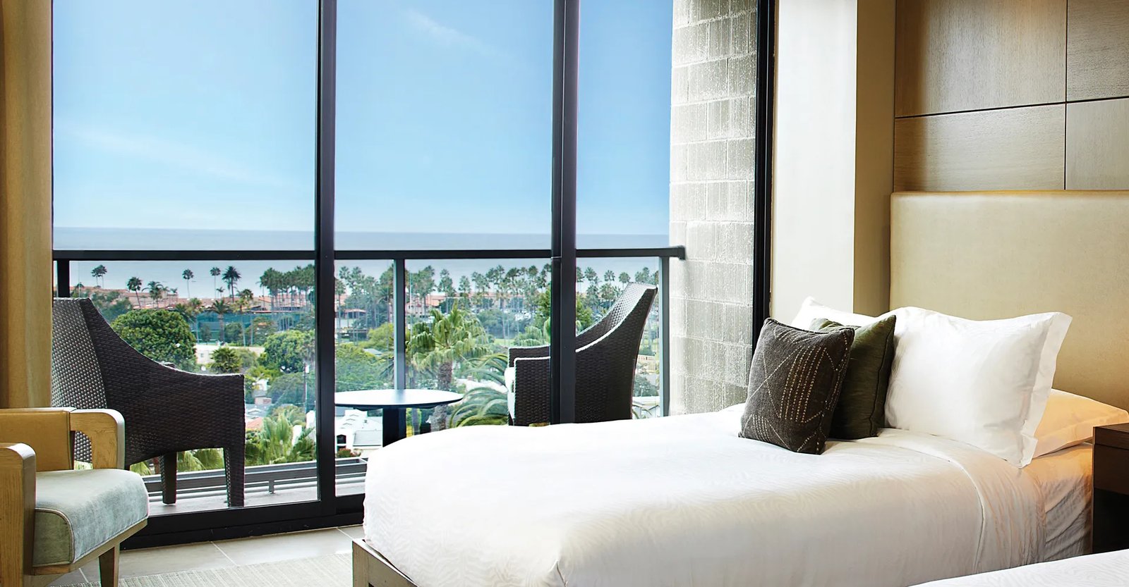 Hotel La Jolla, Curio Collection by Hilton — vibe