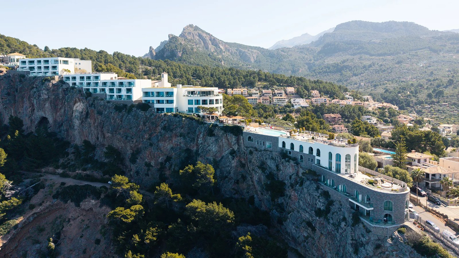 Jumeirah Mallorca, backstory