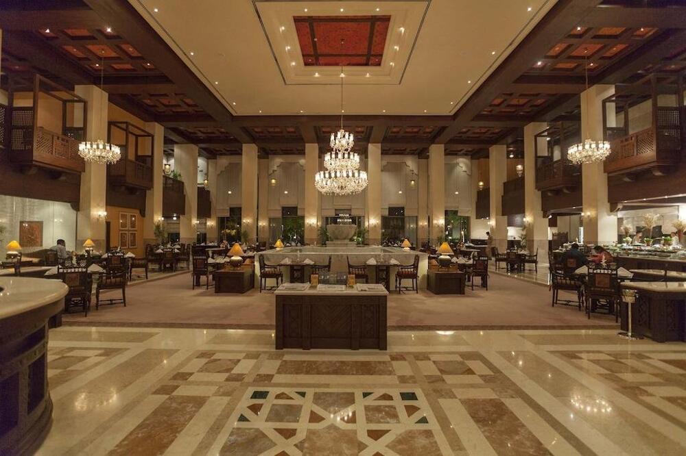 Serena Hotel, eat & drink