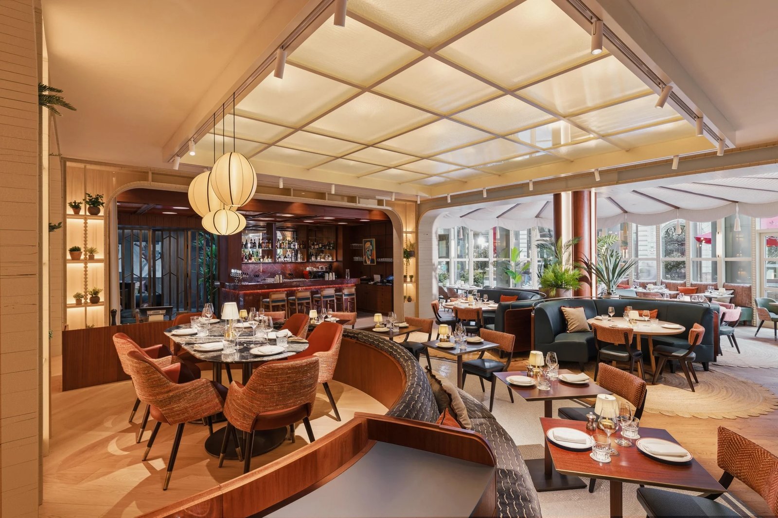 Kempinski Hotel Corvinus Budapest, at the table