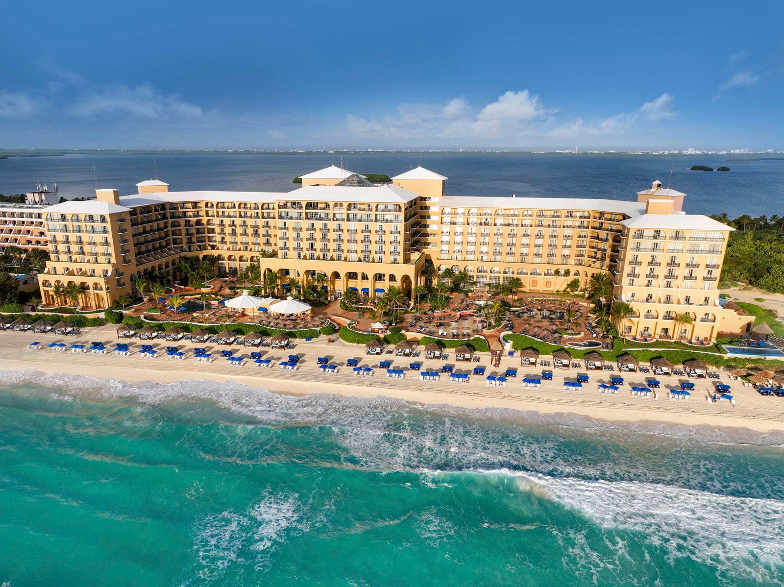 Kempinski Hotel Cancún, backstory