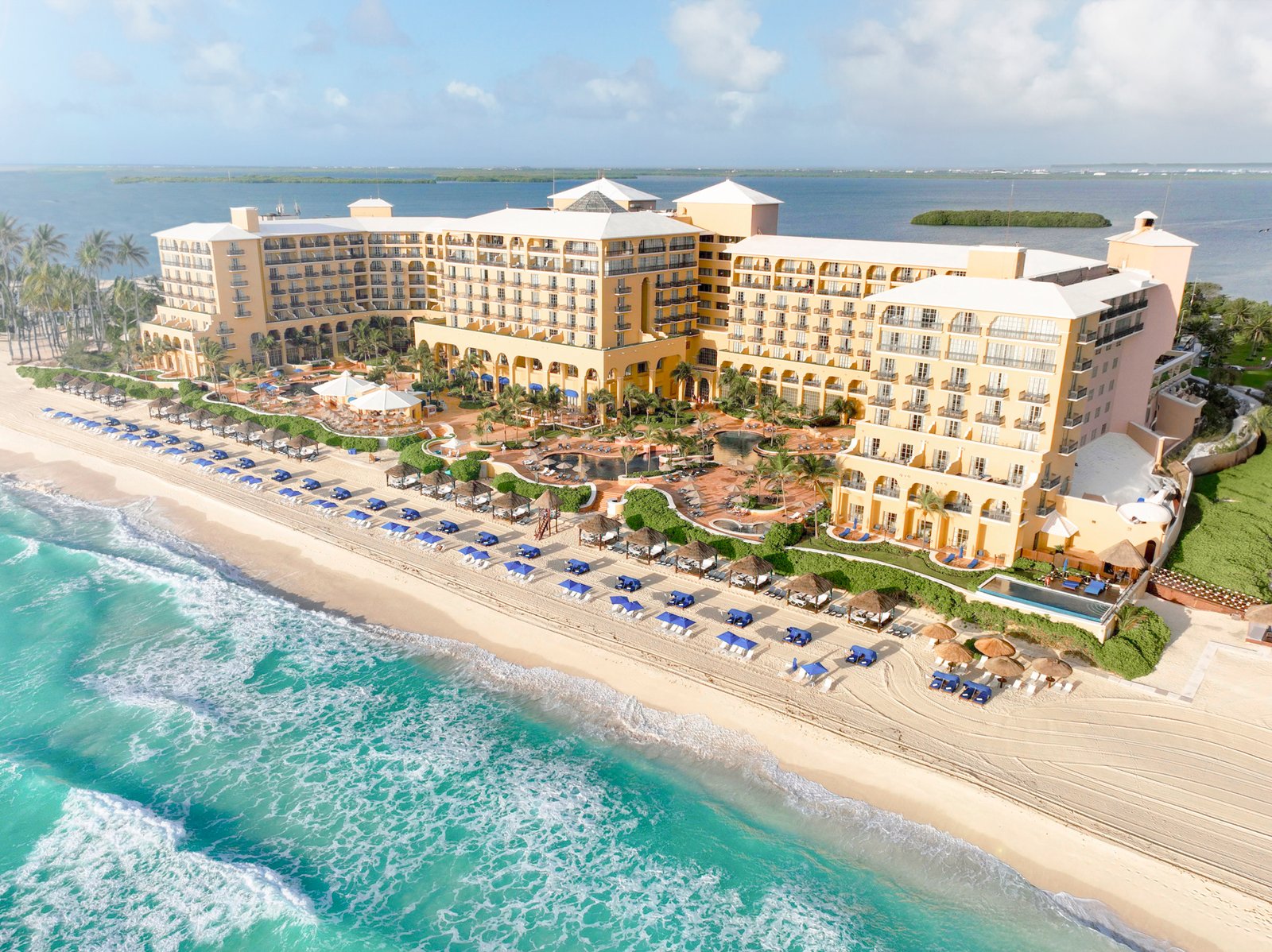 Kempinski Hotel Cancún, backstory