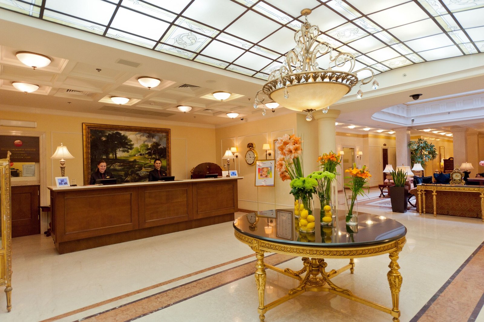 Opera Hotel Kyiv, vibe