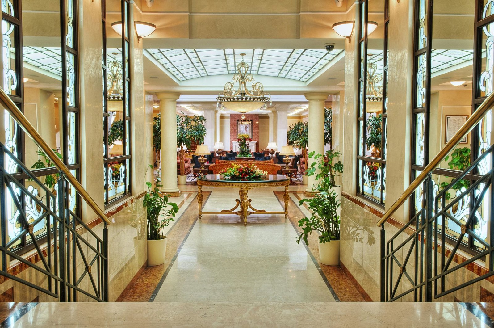 Opera Hotel Kyiv, vibe