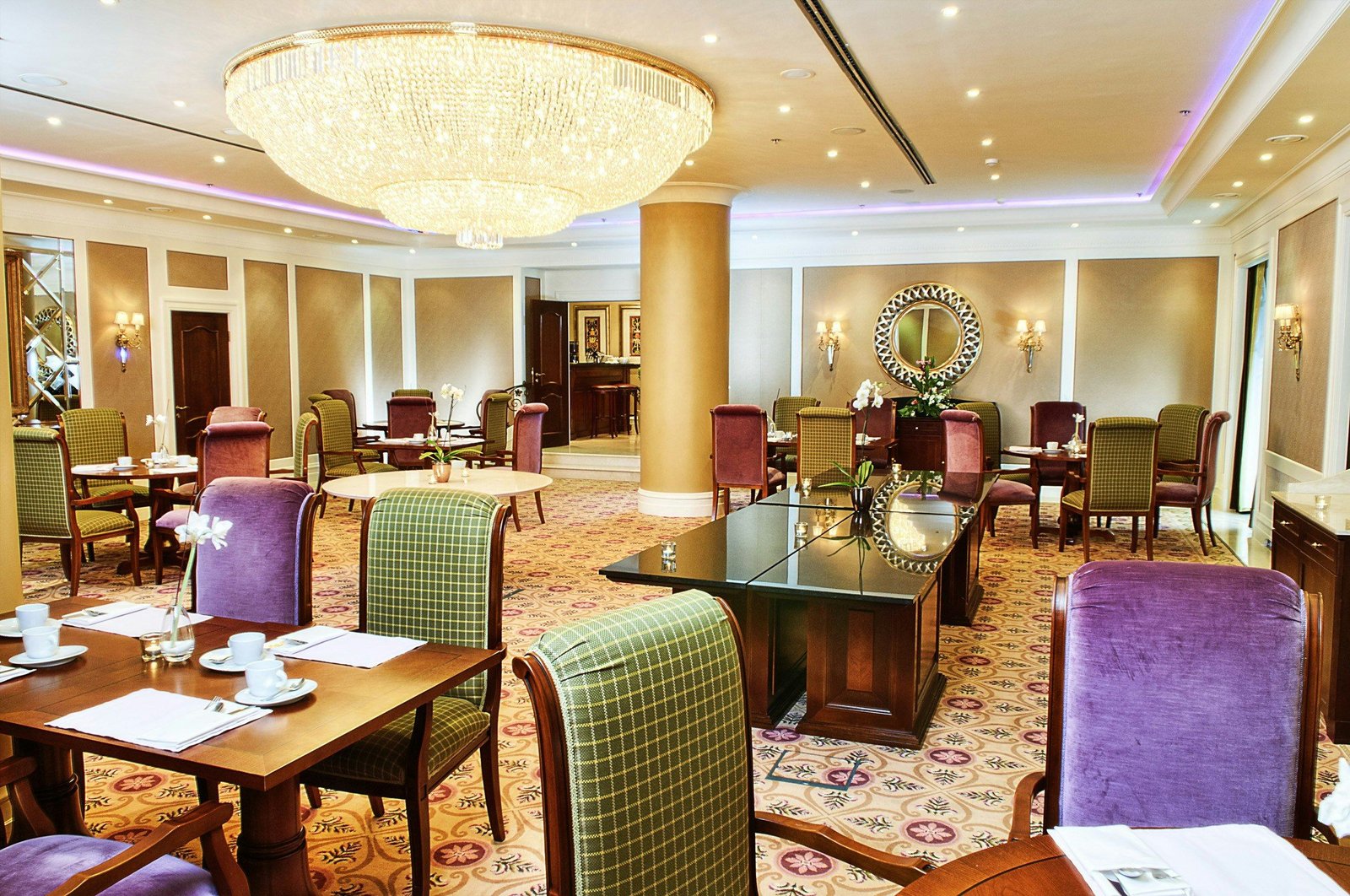 Opera Hotel Kyiv, eat & drink