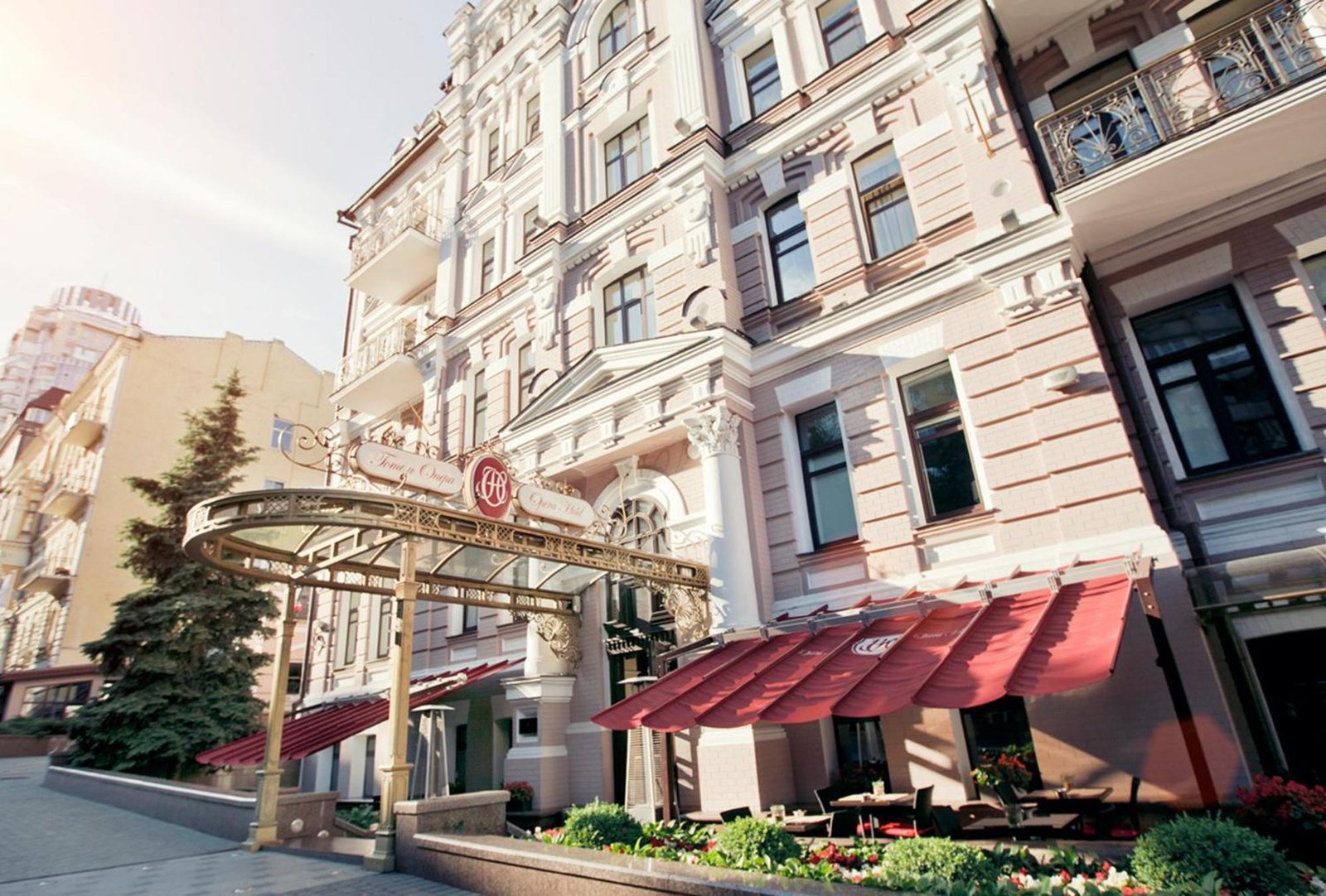 Opera Hotel Kyiv, backstory