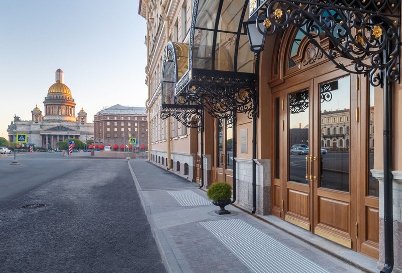 Lotte Hotel St.Petersburg, backstory