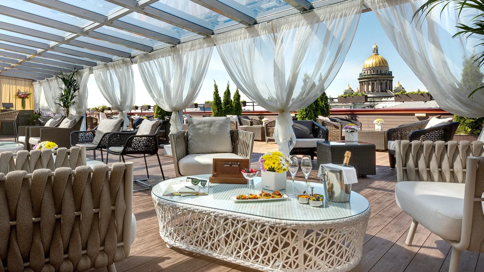 Lotte Hotel St.Petersburg, eat & drink