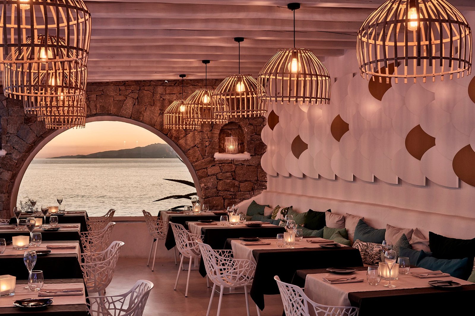 Kouros Hotel & Suites, eat & drink