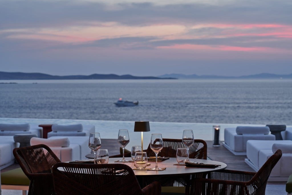 Kouros Hotel & Suites, eat & drink