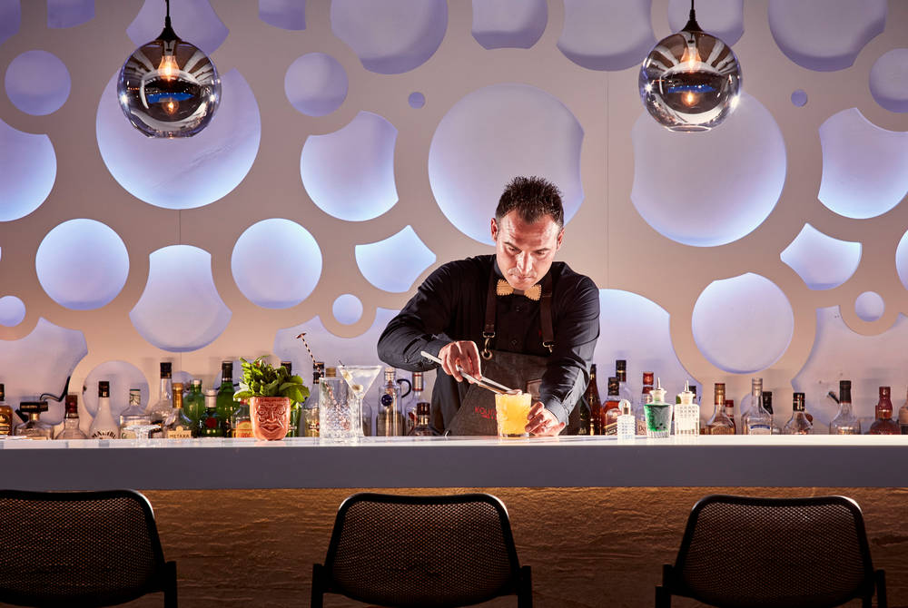 Kouros Hotel & Suites, eat & drink