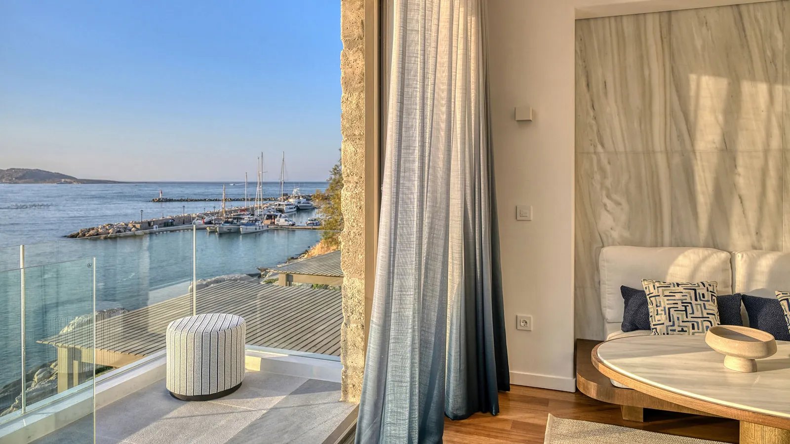Avant Mar, rooms
