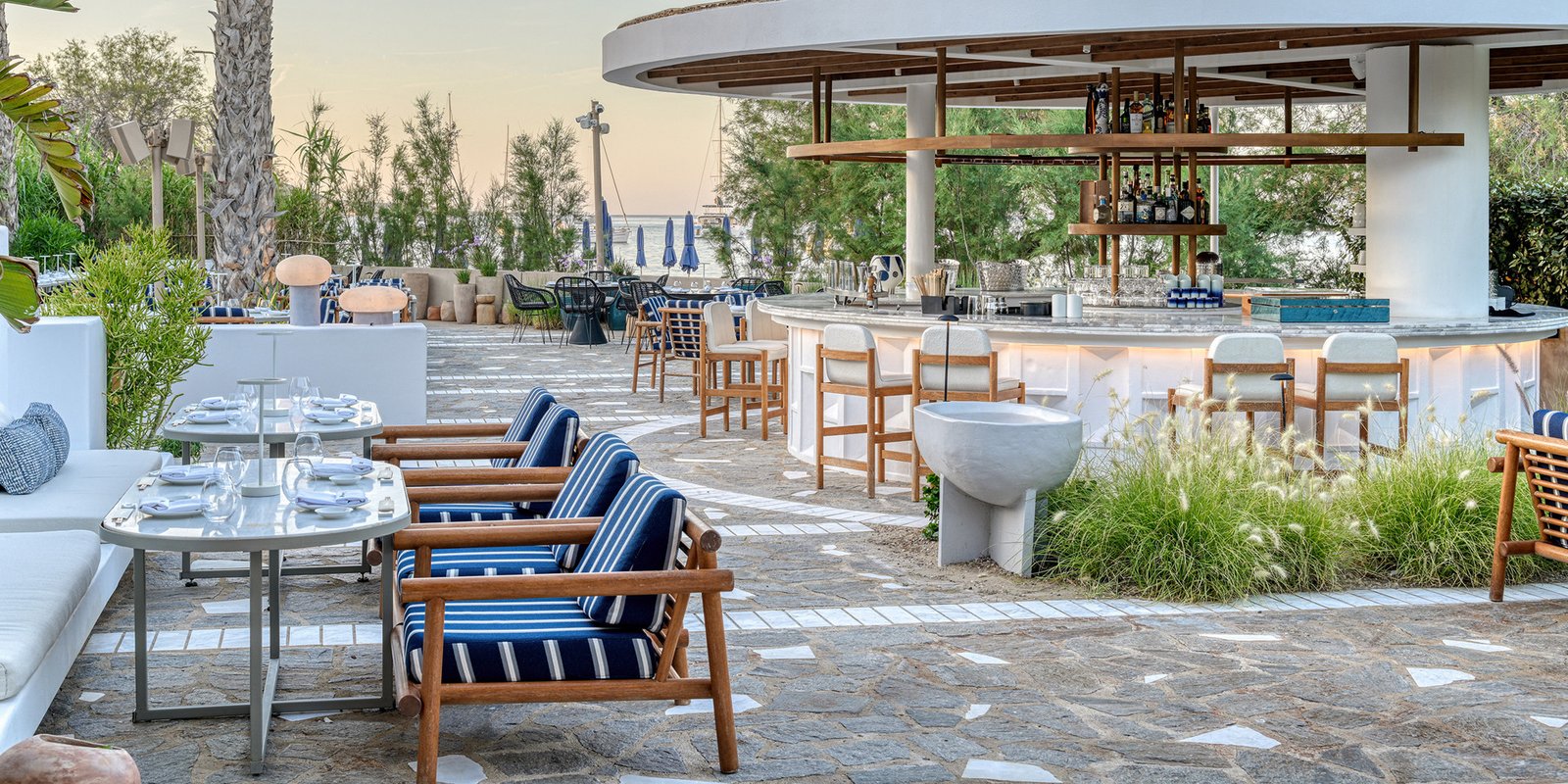 Avant Mar, eat & drink