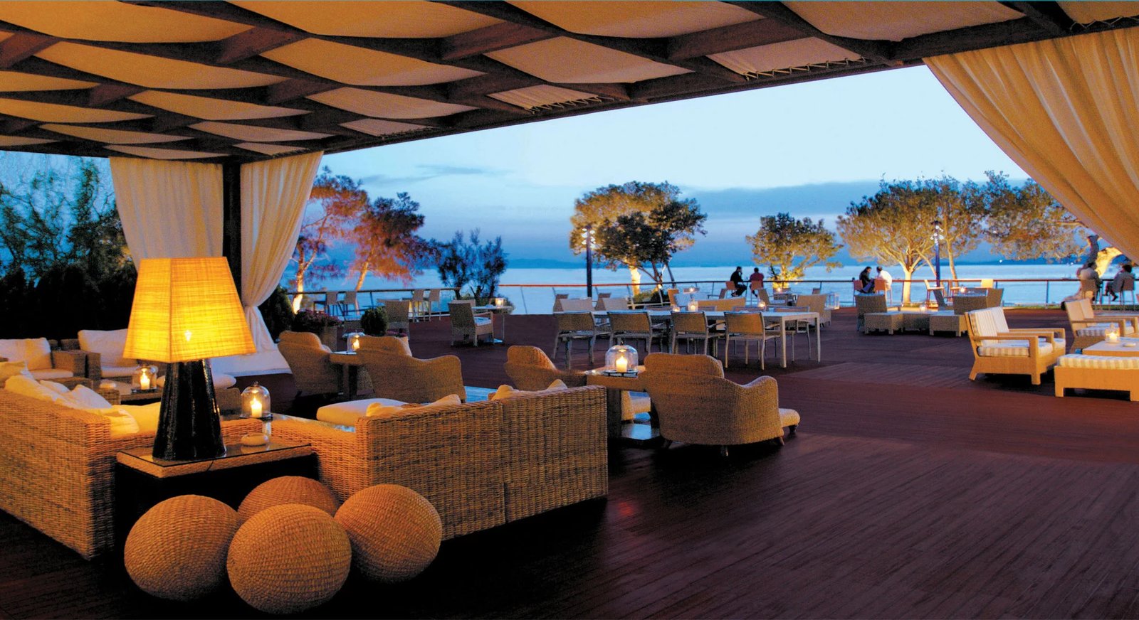 Grand Resort Lagonissi, at the table