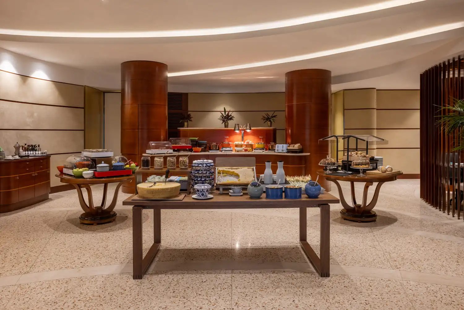 UNA Hotels Cusani Milano — eat & drink