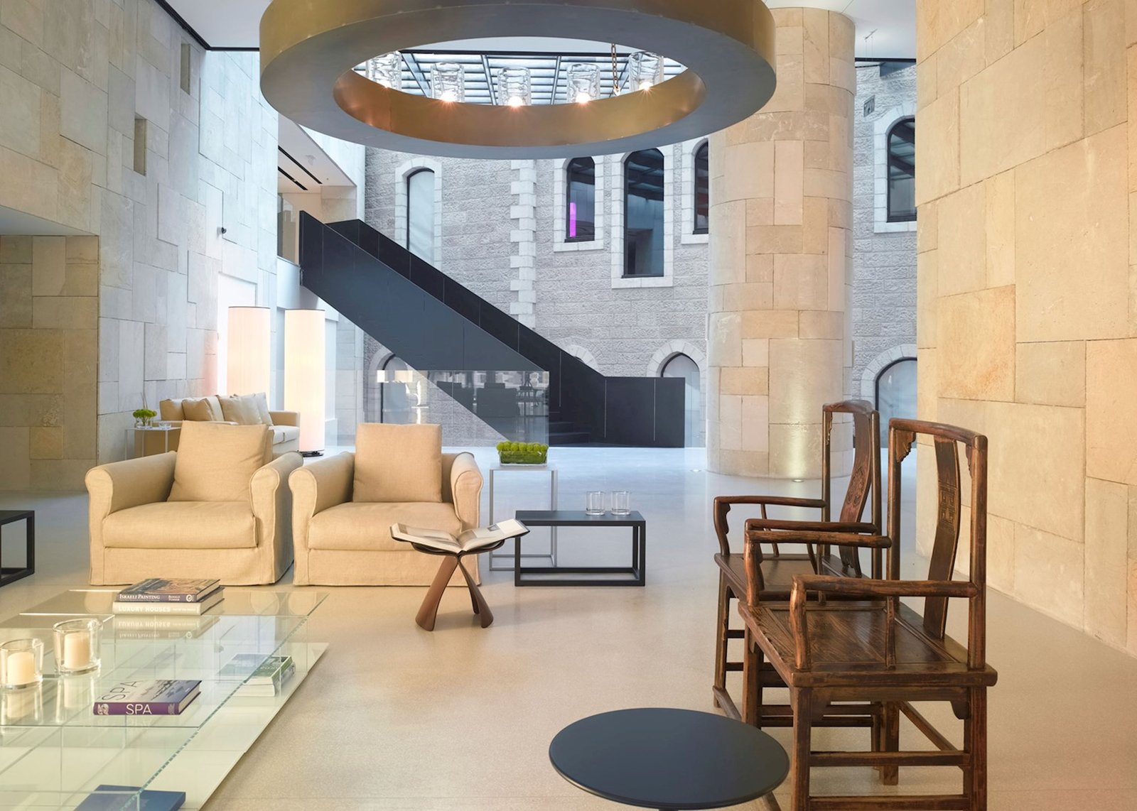 Mamilla Hotel, vibe