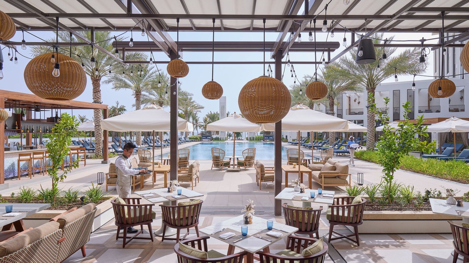 Mandarin Oriental, Muscat, eat & drink
