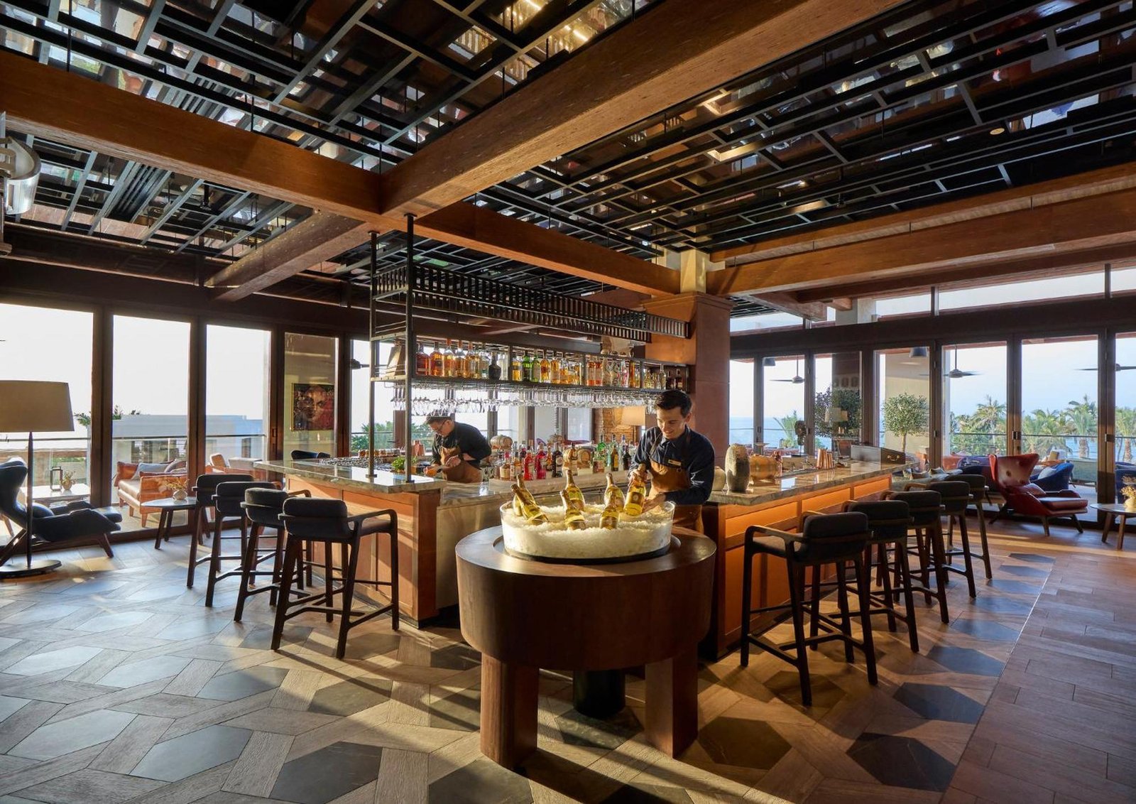 Mandarin Oriental, Muscat, eat & drink