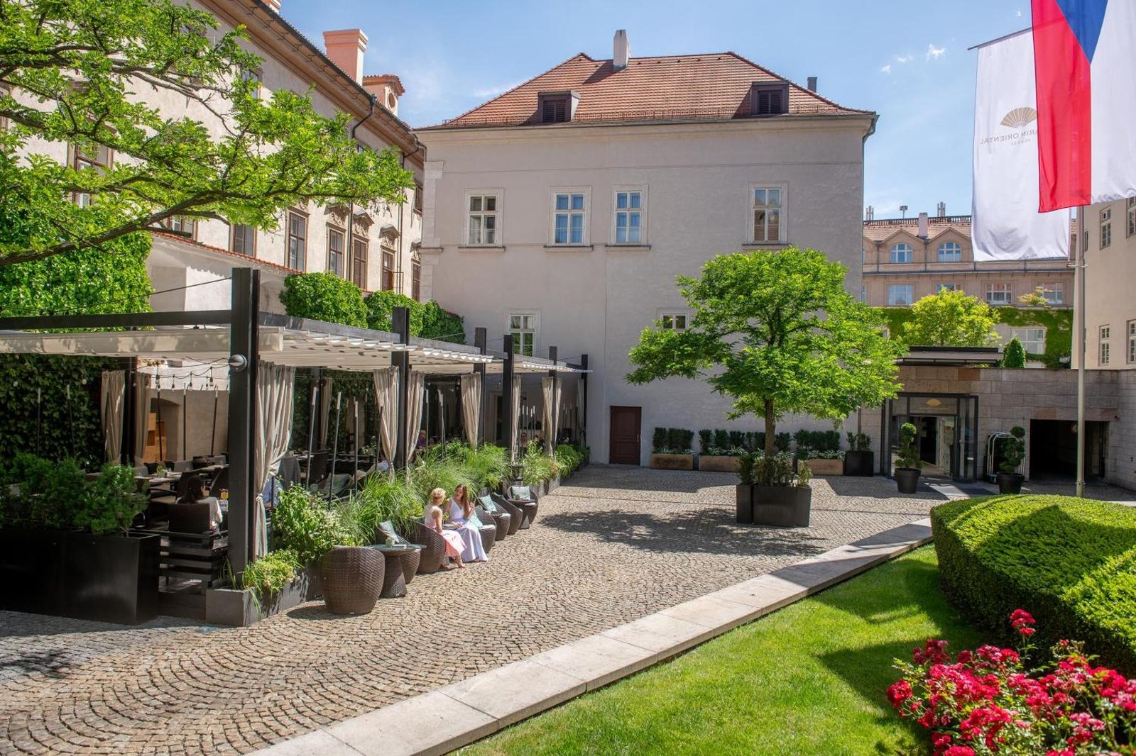 Mandarin Oriental, Prague, monastiq terrace