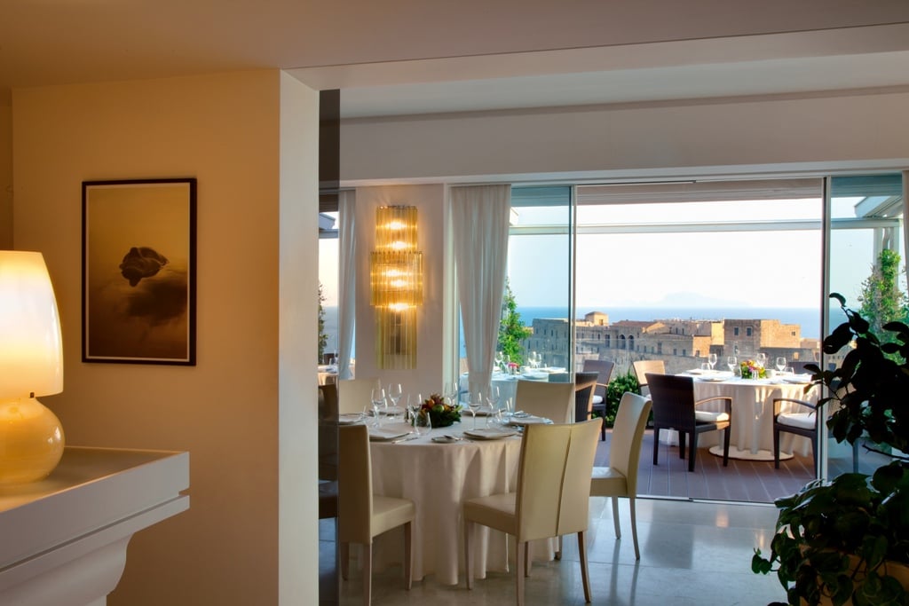 Grand Hotel Vesuvio, caruso roof garden