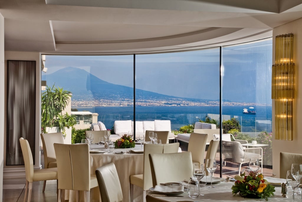 Grand Hotel Vesuvio, caruso roof garden