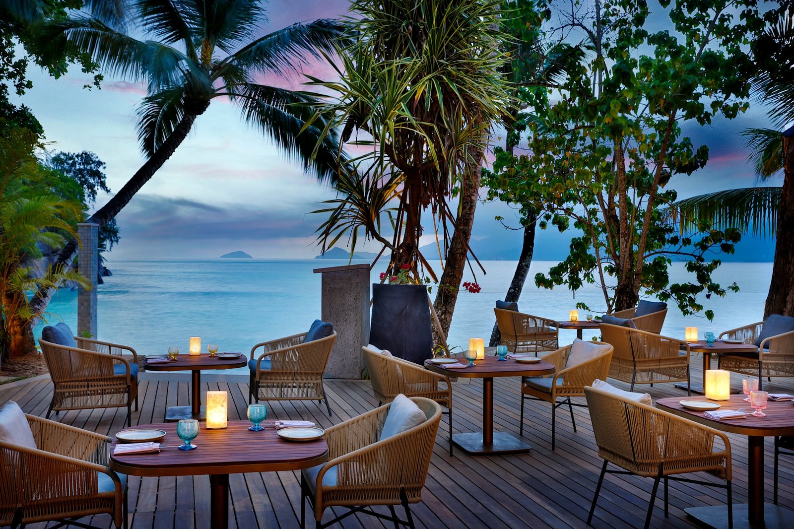 Mango House Seychelles, LXR Hotels & Resorts, at the table