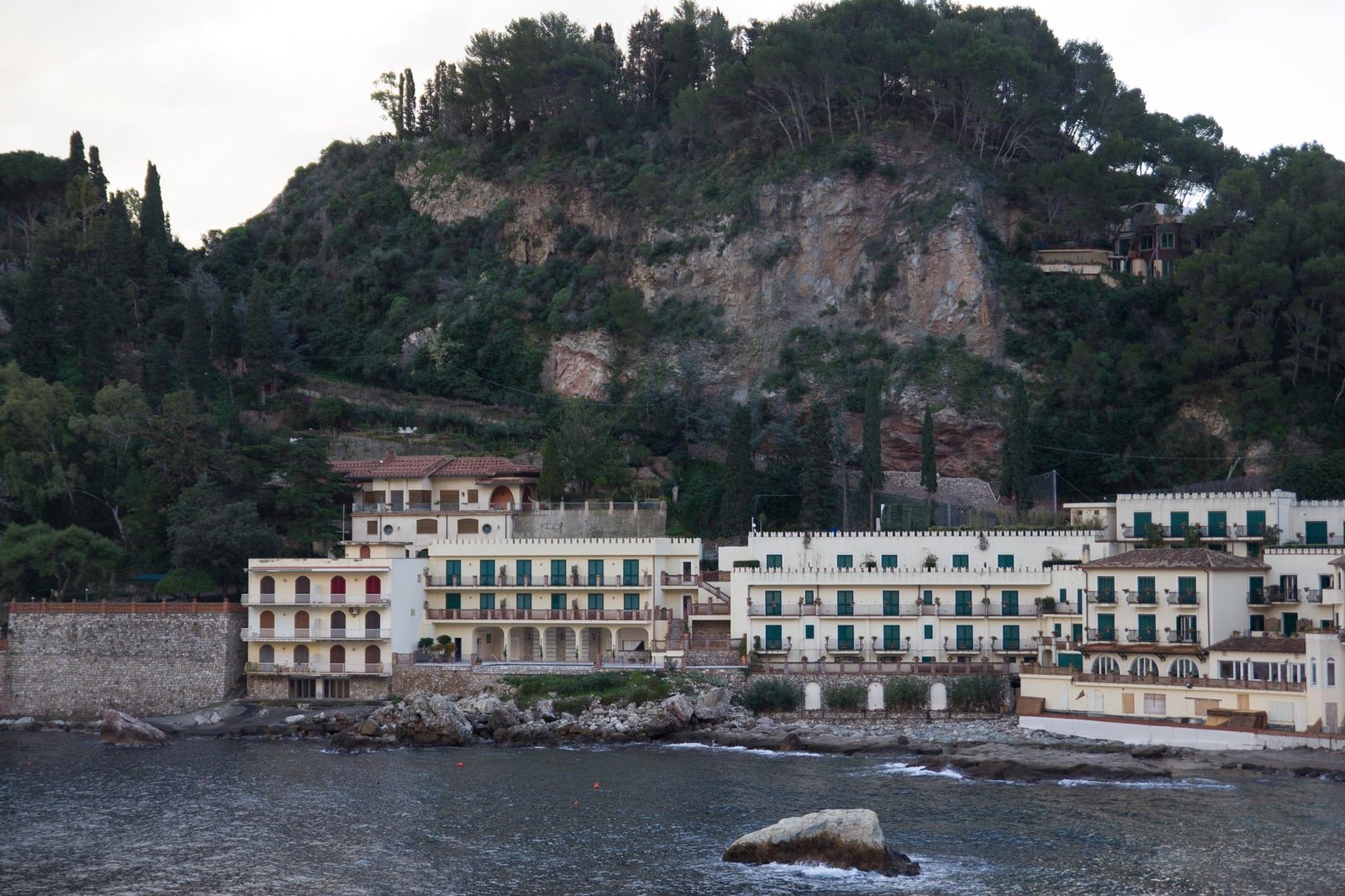 Mazzarò Sea Palace, backstory