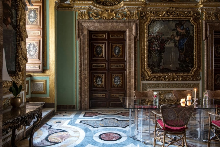 Palazzo Shedir, at the table