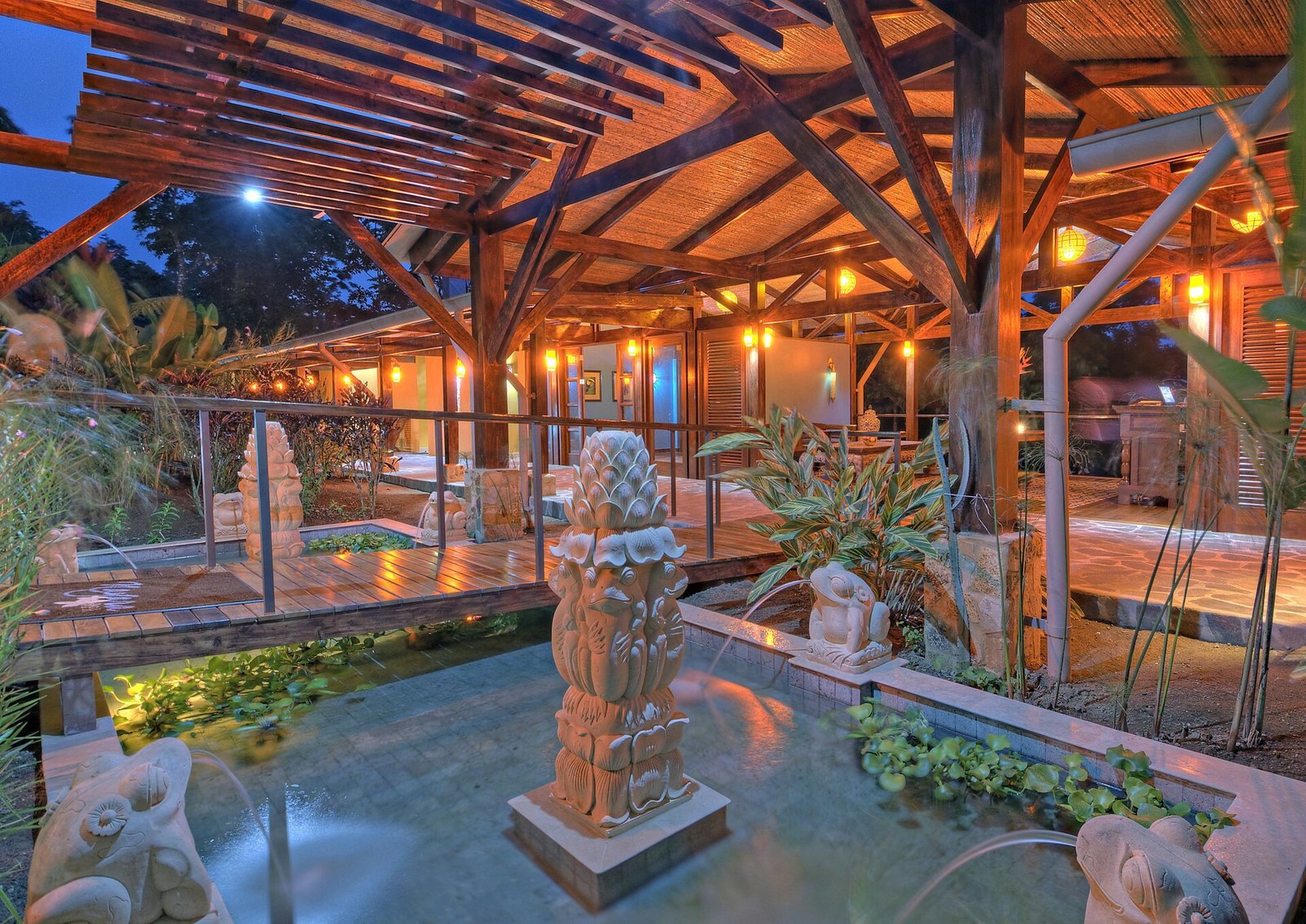 Nayara Springs, vibe