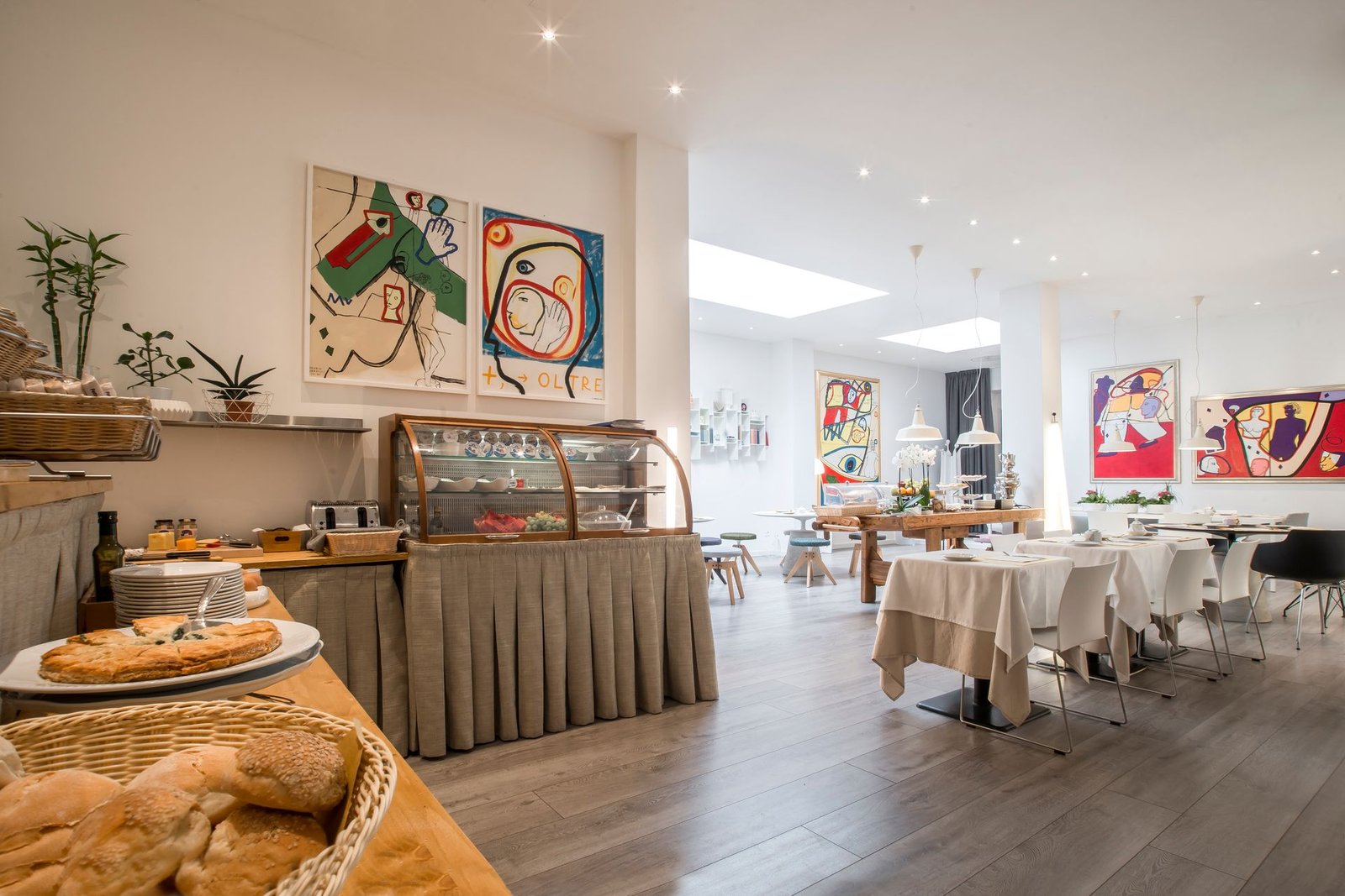 Hotel Bernina, breakfast room and tea lounge