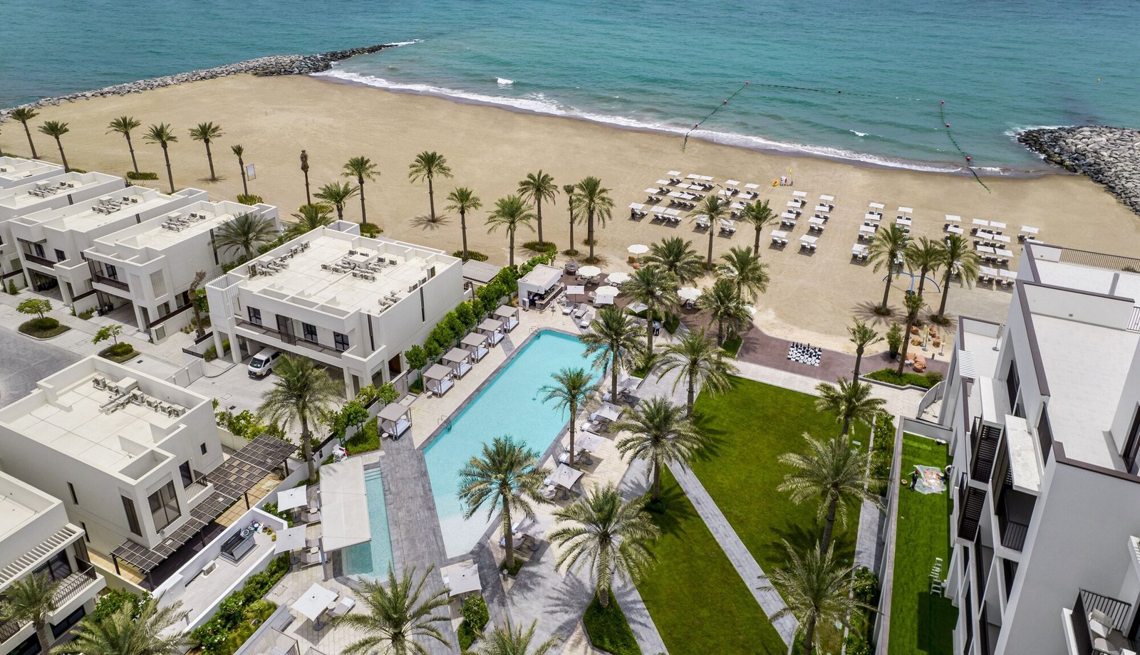 Palace Beach Resort Fujairah, vibe
