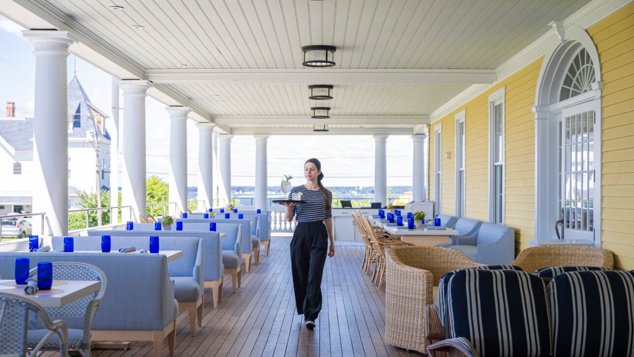 Ocean House, verandah raw bar
