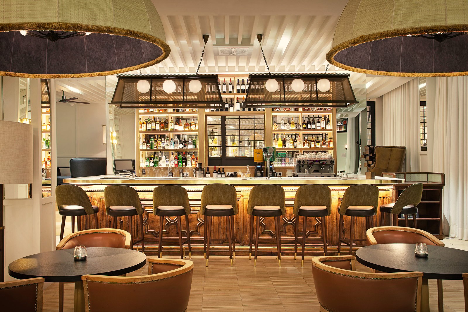 Hotel Camiral, at the table