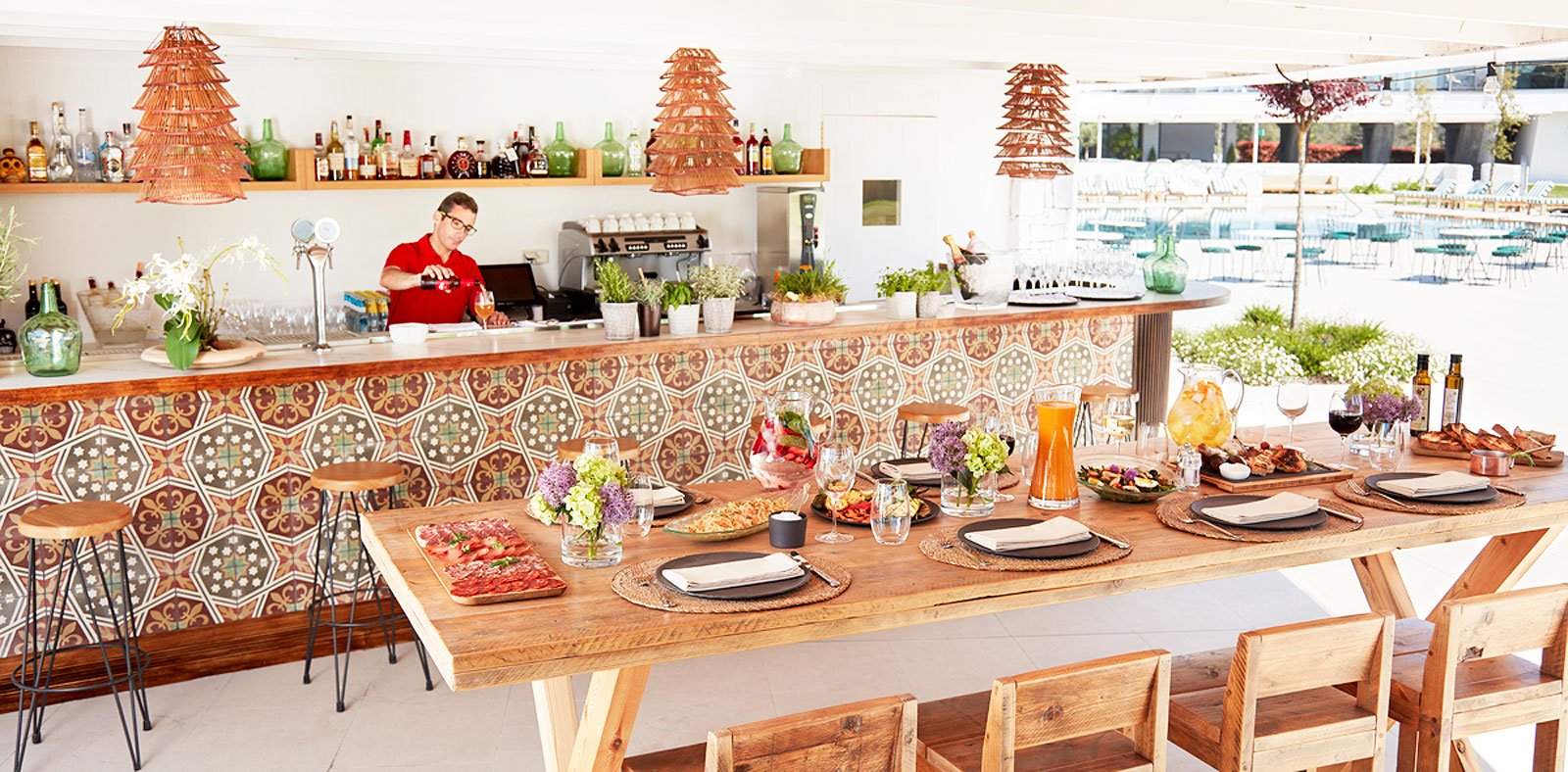 Hotel Camiral, at the table